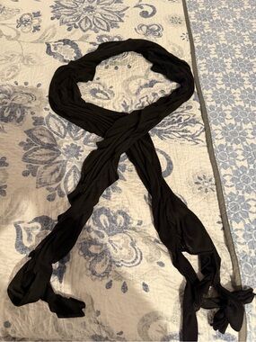 Black Women's Lightweight Fashion Scarf